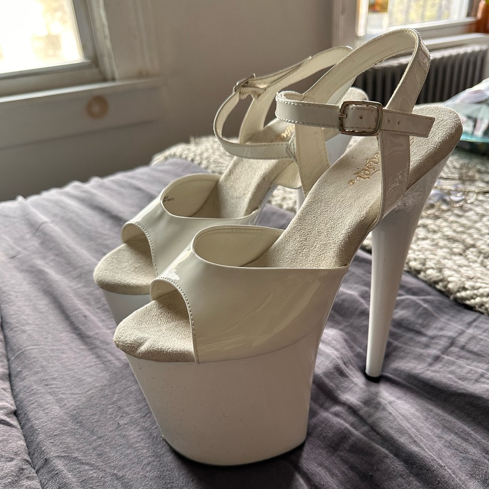 Pleaser Flamingo in White